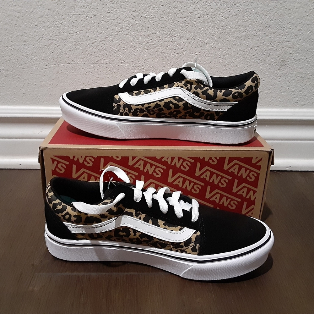 Vans - Picture 2 of 4